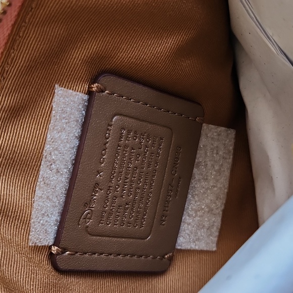 Adorable NWT Coach Disney X Pink Mickey & Minnie Crn Zip Wristlet 🩷🐭🖤 - Picture 8 of 13